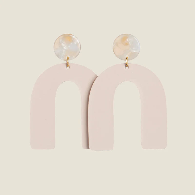 Beau Earrings in Soft Sand