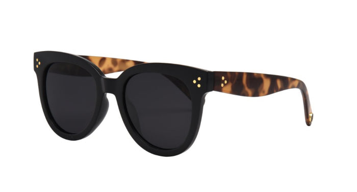 I Sea Cleo Sunglasses in Black/Smoke