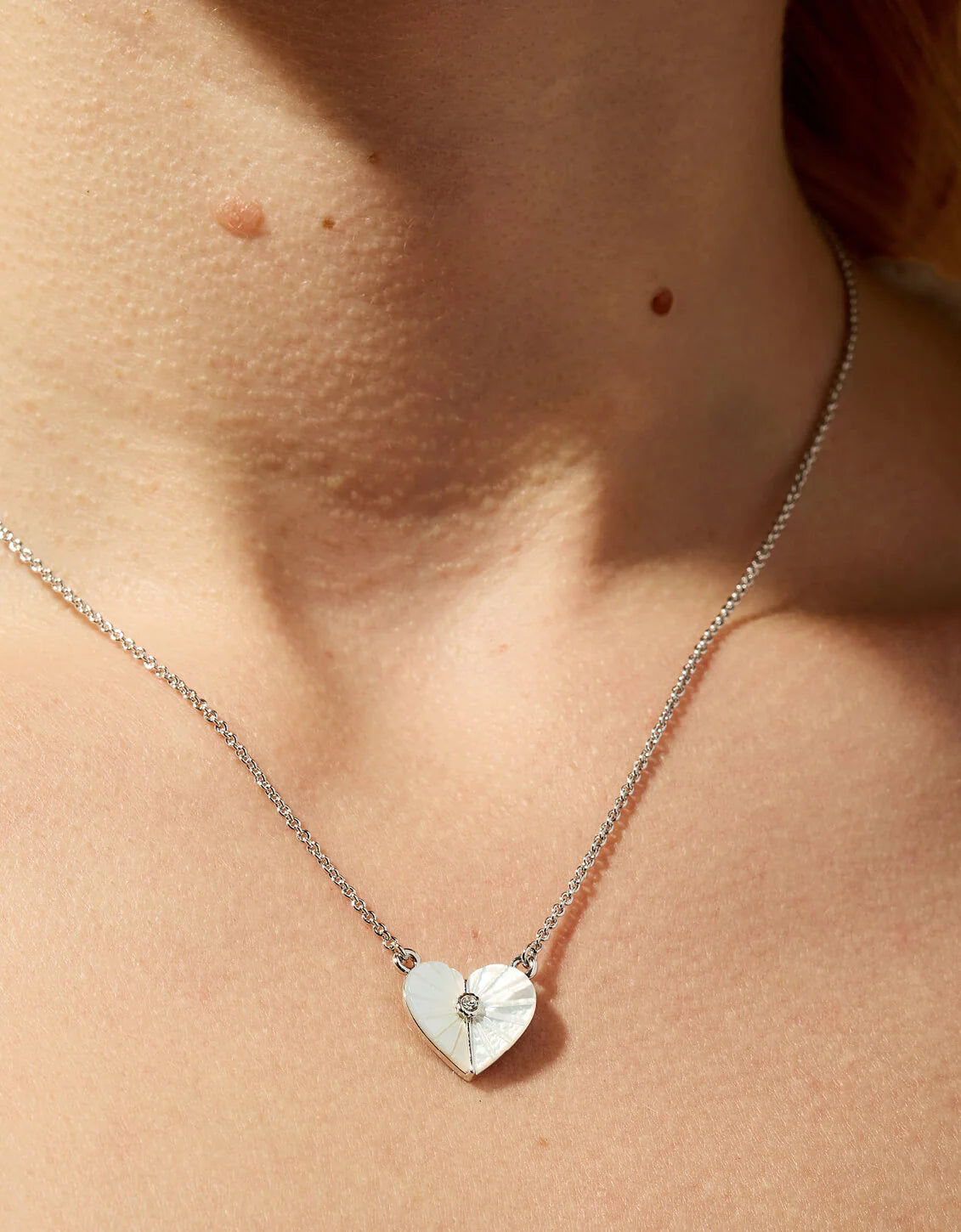 SLV Necklace 18” Mother-of-Pearl/Heart Silver