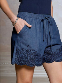 Allie Scalloped Shorts